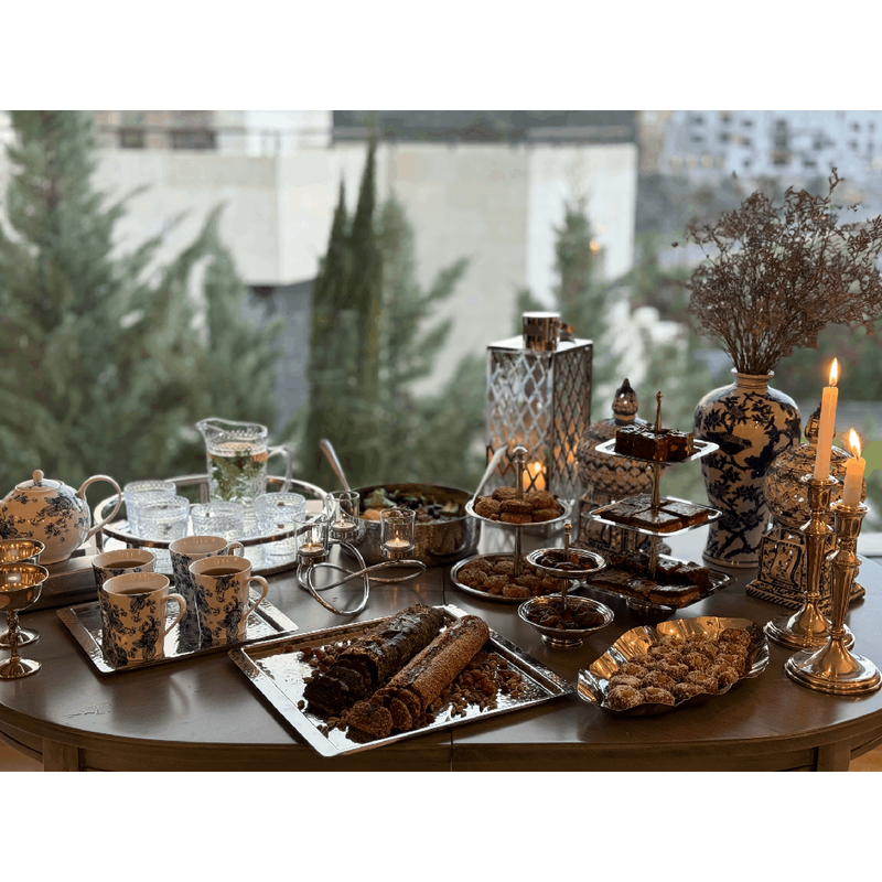 MEDIUM SQUARE HAMMERED TRAY29 X 26 X 2