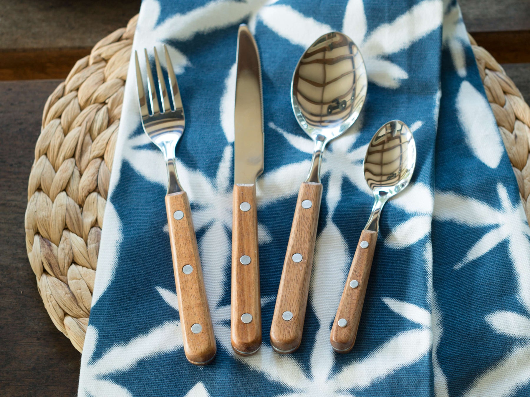 Mikasa Creative Tops Drift 16Pc Cutlery Set Mikasa Creative Tops Drift 16Pc Cutlery Set