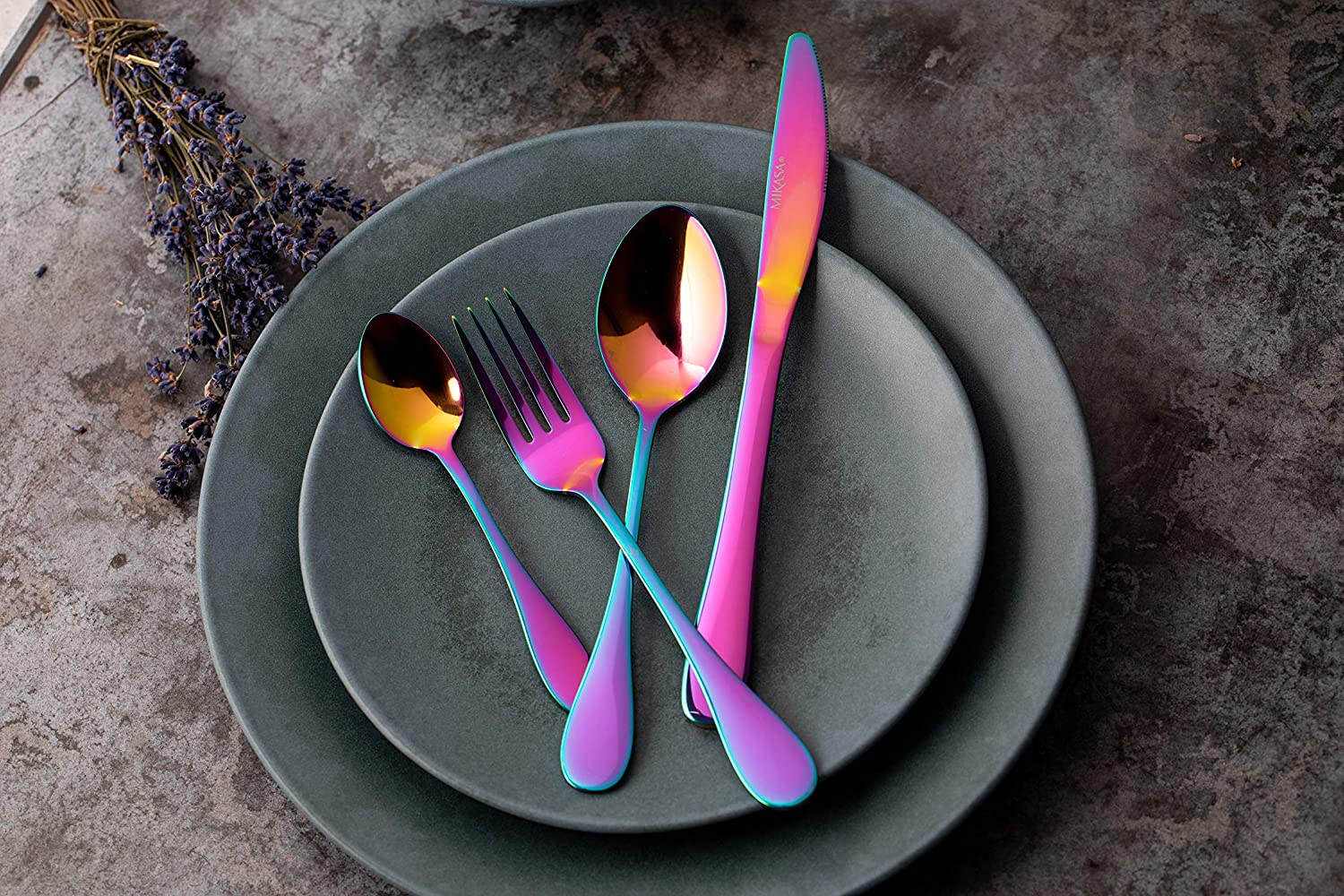 Mikasa Iridescent Cutlery Set in Gift Box, Stainless Steel, 16 Pieces (Service for 4)