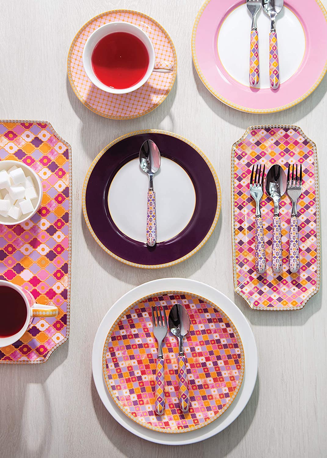 Maxwell & Williams HV0122 Teas & C’s Kasbah Cake Plate in Gift Box, Coupe Style, Porcelain, Rose, 19.5 cm
