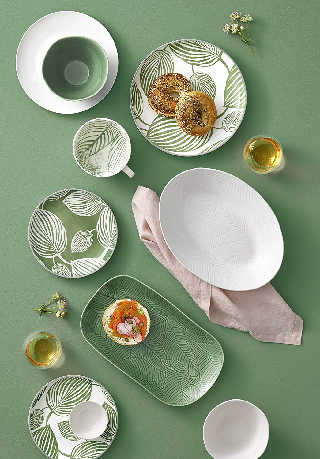 Maxwell & Williams DR0315 Panama Oval Serving Dish in Gift Box, Stoneware, White, 32 x 23 cm