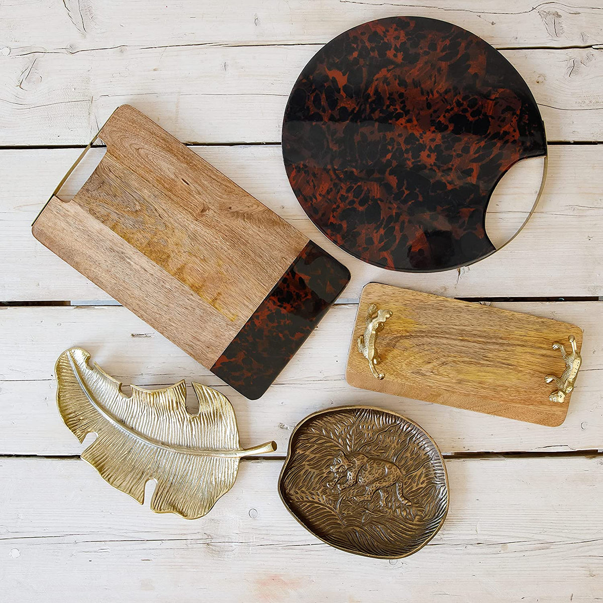 Artesà Gold Palm Leaf Plate, Cast Aluminium Serving Platter with Gold-Coloured Finish, 33 x 18.5cm