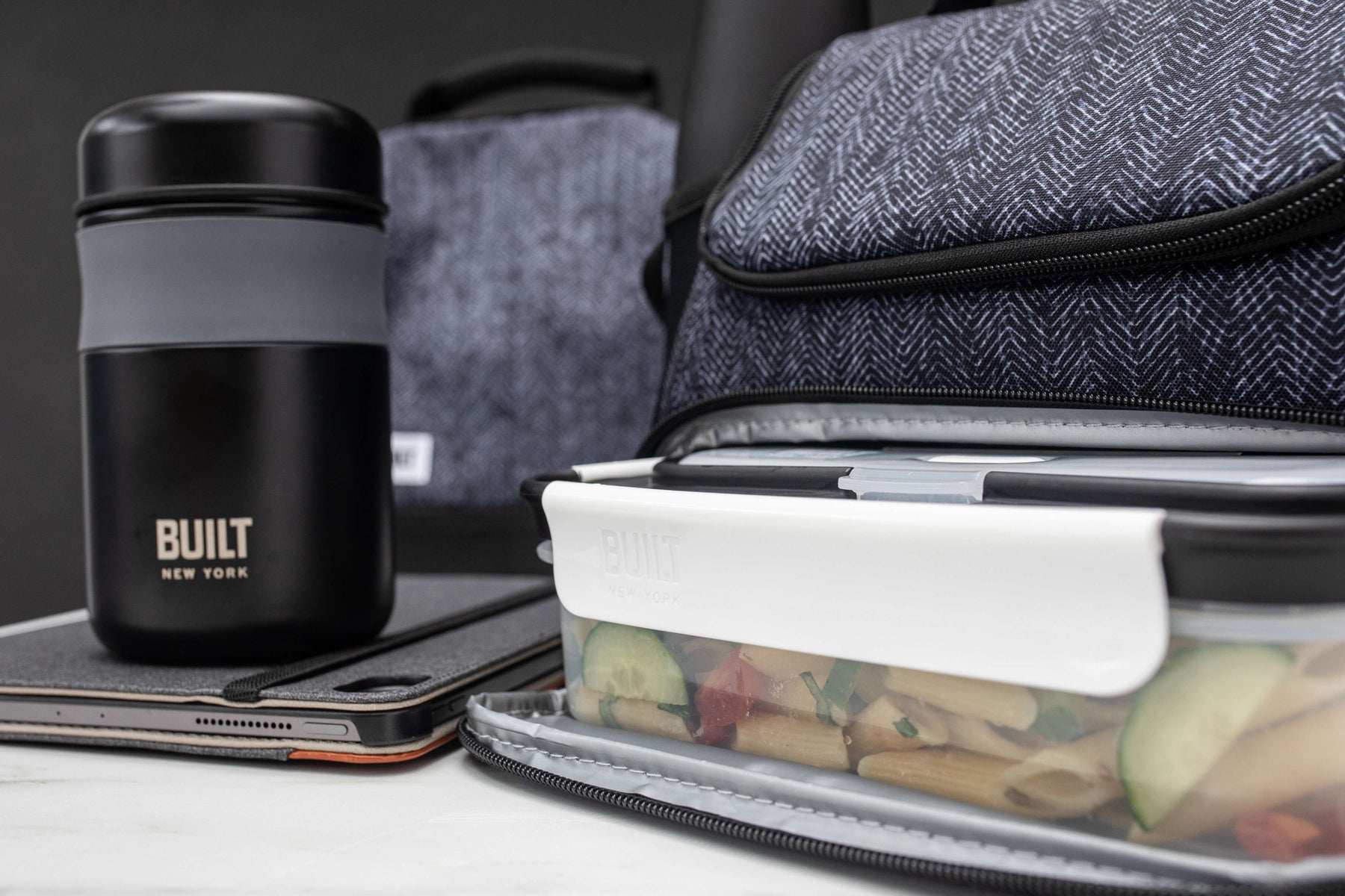 BUILT Classic 1-Litre Lunch Box with Cutlery BUILT Classic 1-Litre Lunch Box with Cutlery