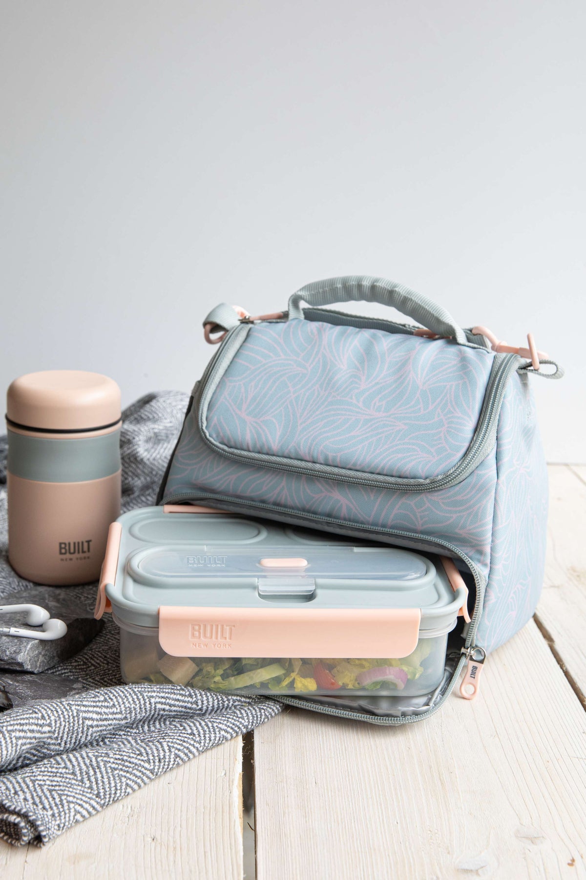 BUILT Mindful Lunch Box with Cutlery - 1 L BUILT Mindful Lunch Box with Cutlery - 1 L