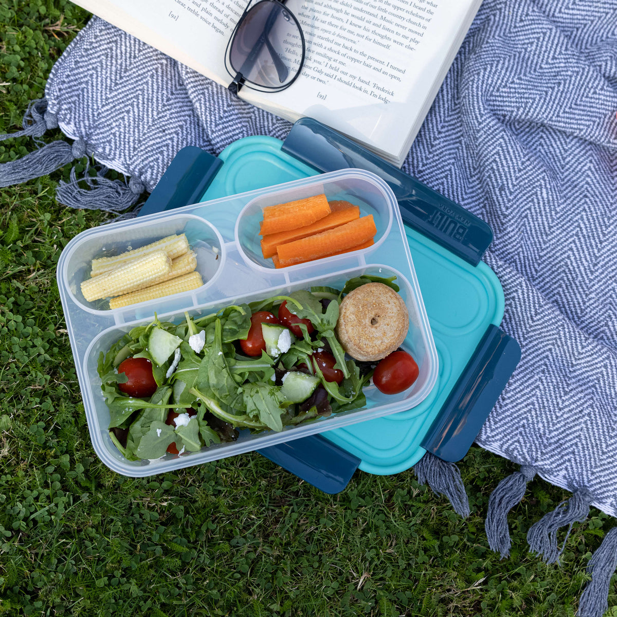 BUILT Retro Lunch Box with Cutlery - 1 L