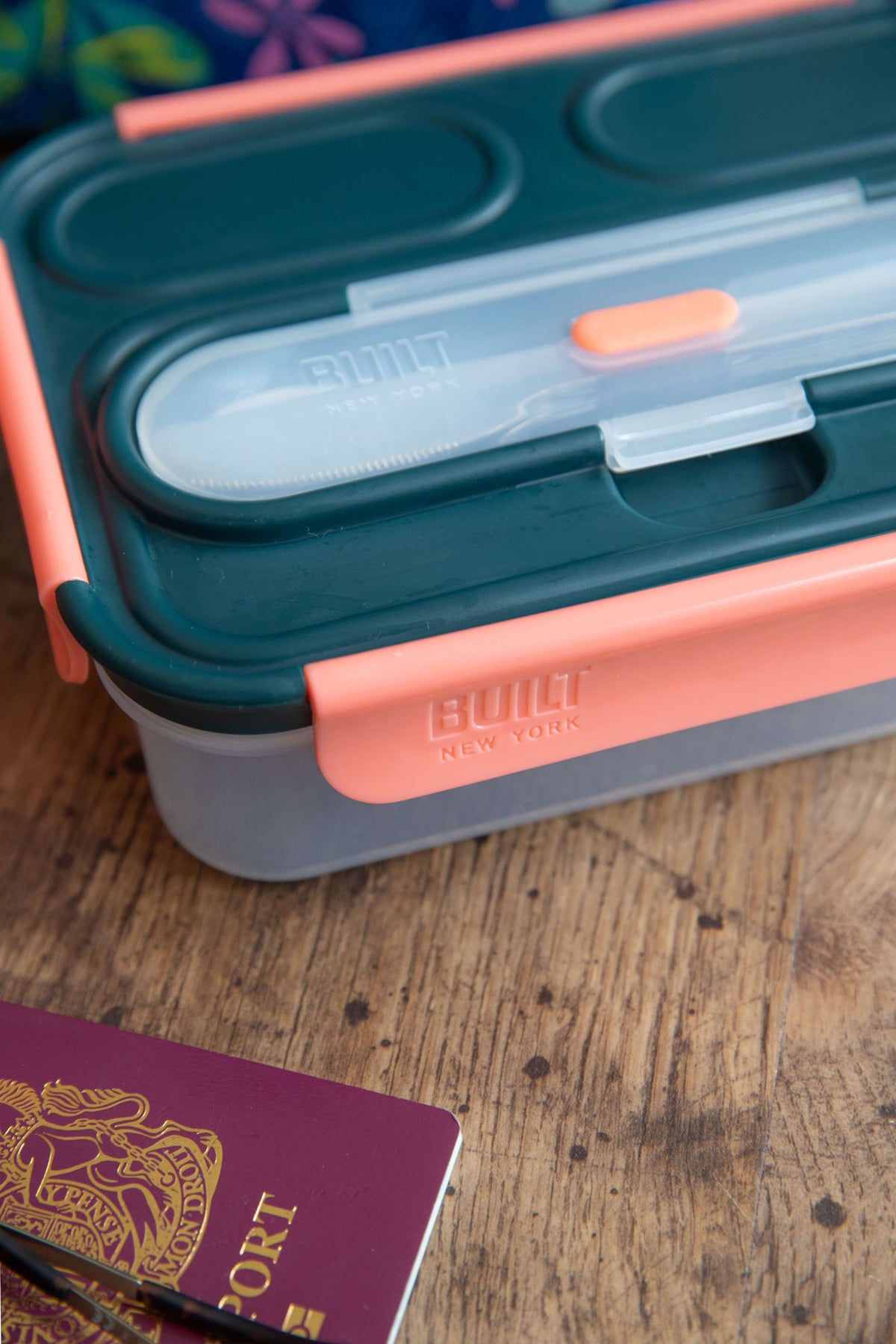 BUILT Tropics Lunch Box with Cutlery - 1 L BUILT Tropics Lunch Box with Cutlery - 1 L