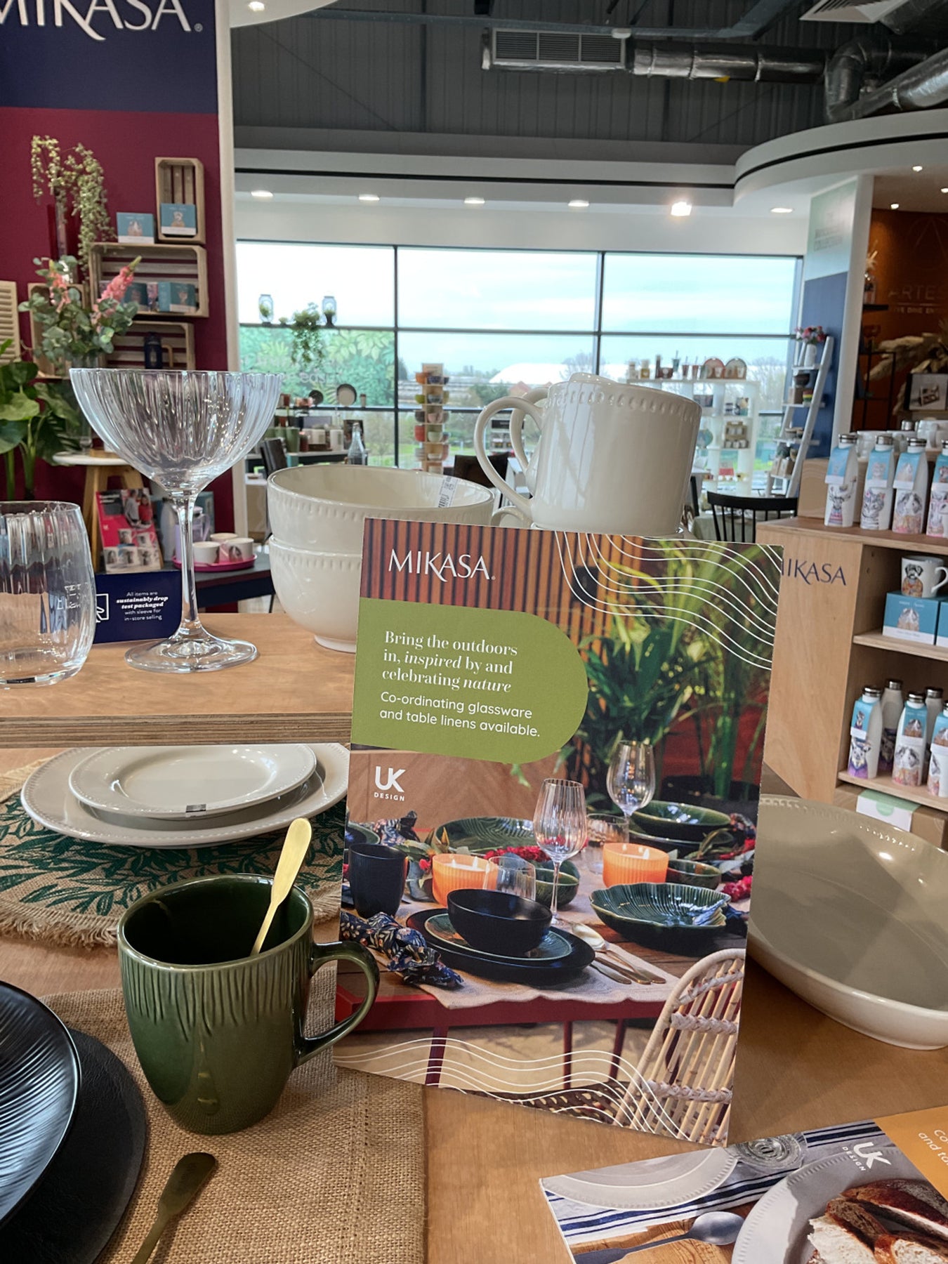 Mikasa Jardin Plate Display Strut – Pack of 4 Mikasa Jardin Plate Display Strut – Pack of 4