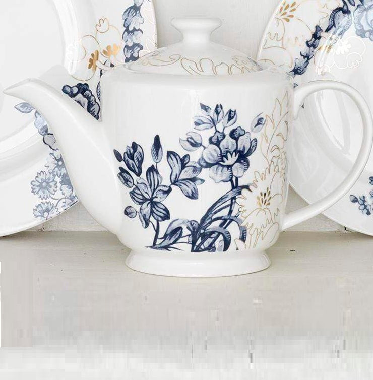 V&A Palmers Silk Fine China 6-Cup Teapot, White